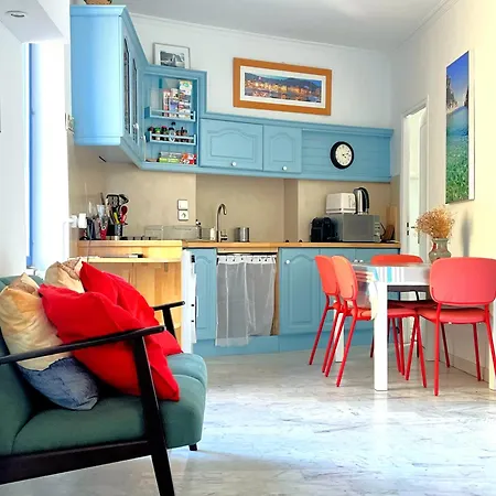 アパート Au Coeur De カシ